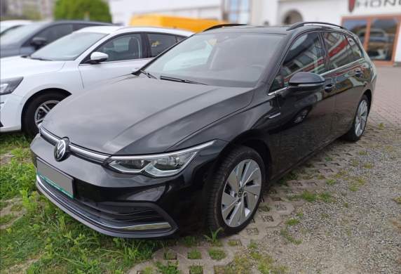 Volkswagen - Golf
