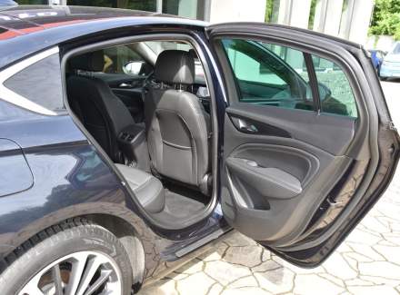 Opel - Insignia