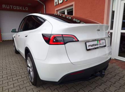 Tesla - Model Y
