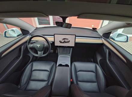 Tesla - Model Y