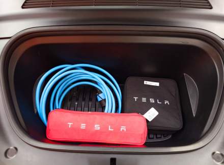 Tesla - Model Y