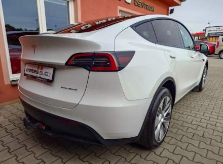 Tesla - Model Y