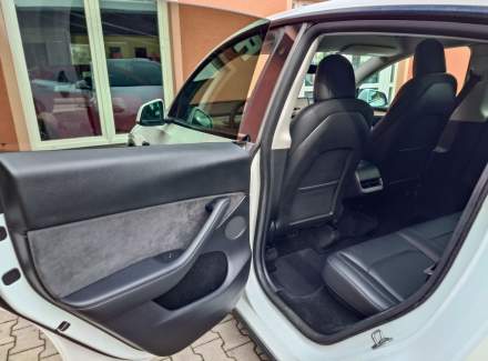 Tesla - Model Y
