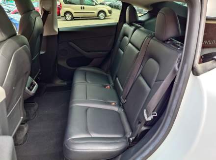 Tesla - Model Y