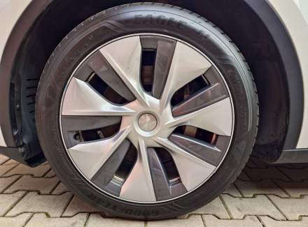 Tesla - Model Y