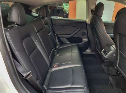 Tesla - Model Y
