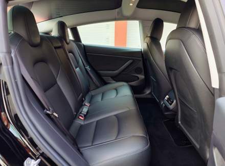 Tesla - Model 3