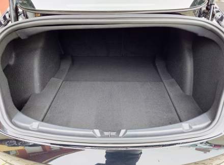 Tesla - Model 3