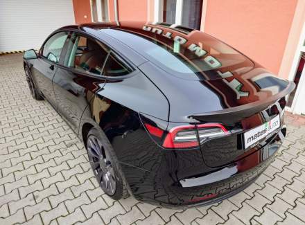 Tesla - Model 3