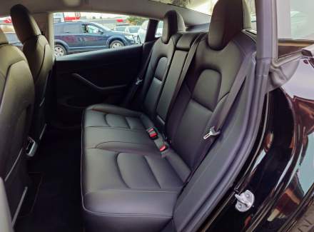 Tesla - Model 3