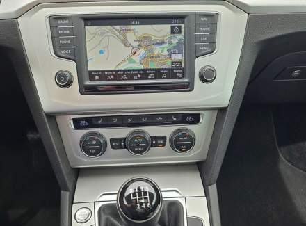 Volkswagen - Passat