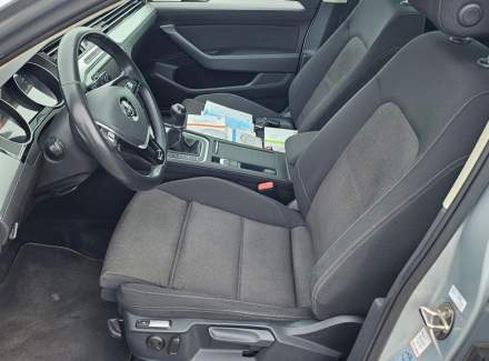 Volkswagen - Passat