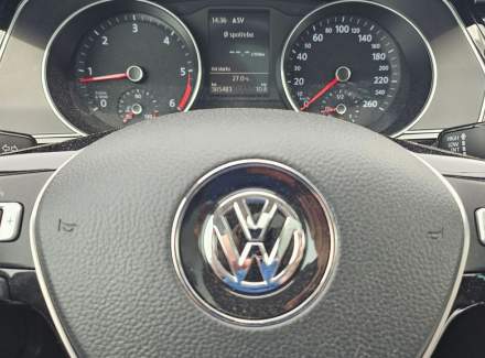 Volkswagen - Passat