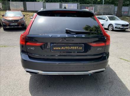Volvo - V90