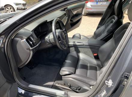 Volvo - V90
