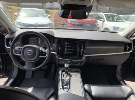 Volvo - V90