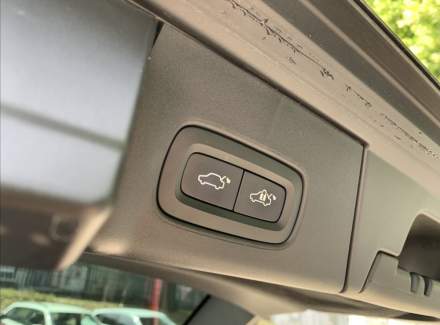 Volvo - V90