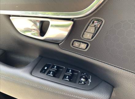 Volvo - V90