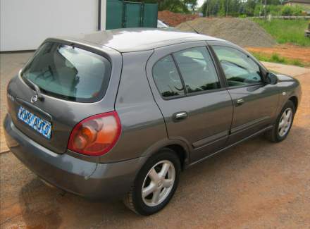 Nissan - Almera