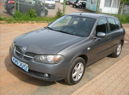 Nissan - Almera
