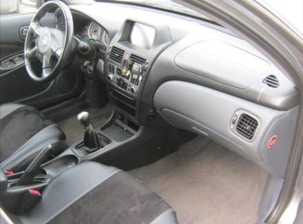 Nissan - Almera