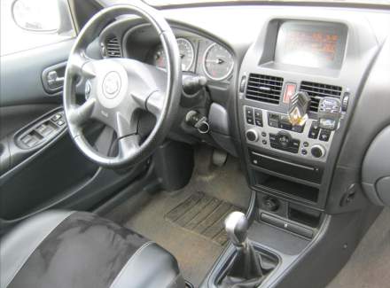 Nissan - Almera