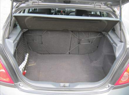 Nissan - Almera