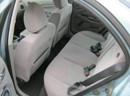 Nissan - Almera