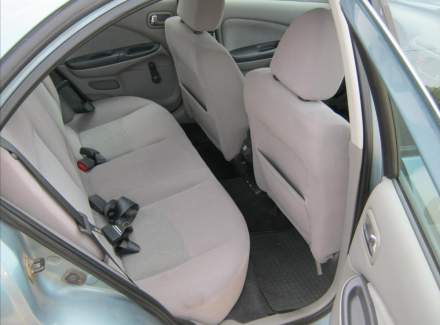 Nissan - Almera