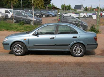 Nissan - Almera