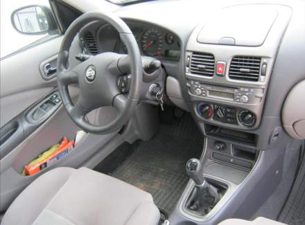 Nissan - Almera
