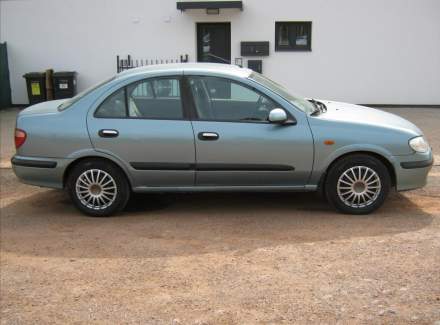 Nissan - Almera