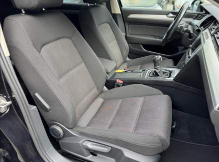 Volkswagen - Passat