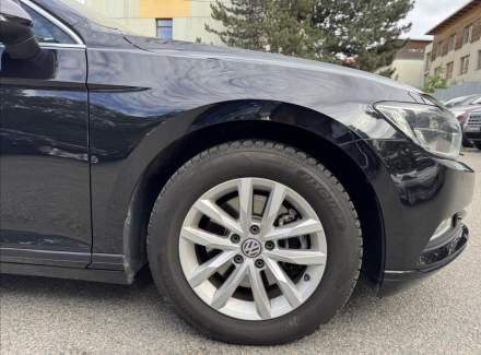 Volkswagen - Passat