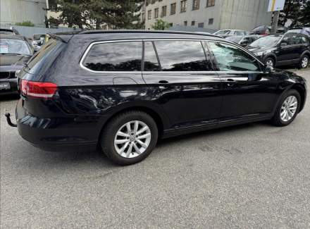 Volkswagen - Passat