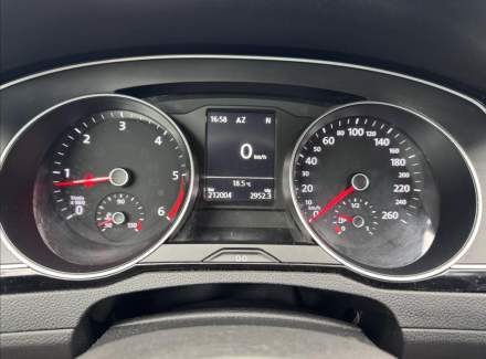 Volkswagen - Passat