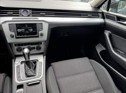 Volkswagen - Passat