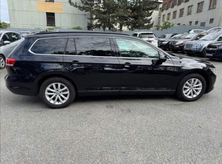 Volkswagen - Passat