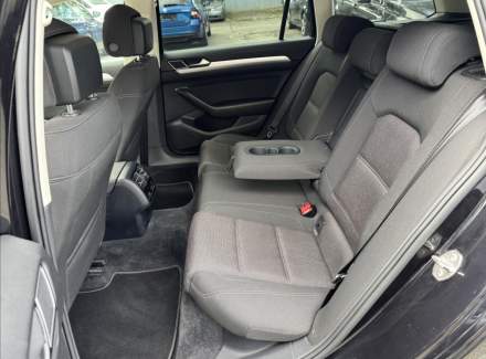 Volkswagen - Passat