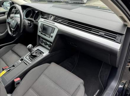 Volkswagen - Passat