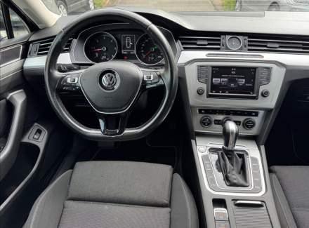 Volkswagen - Passat
