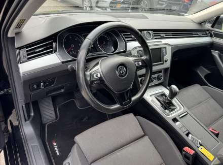 Volkswagen - Passat