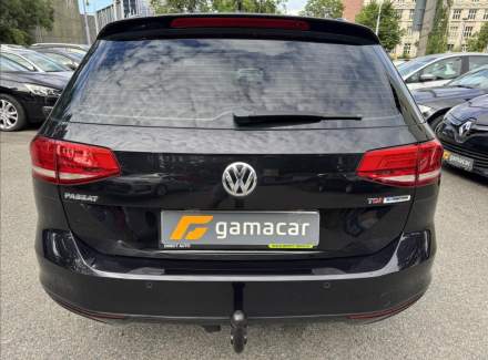 Volkswagen - Passat