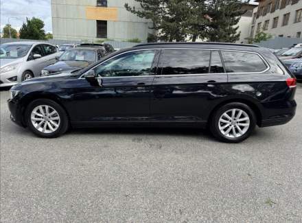 Volkswagen - Passat