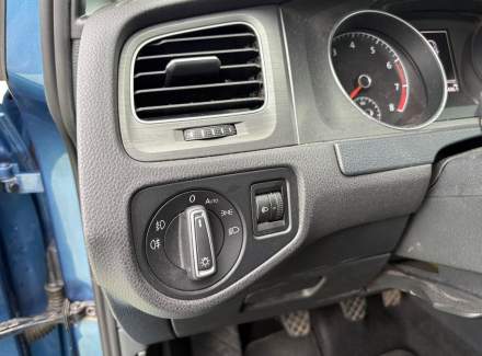 Volkswagen - Golf