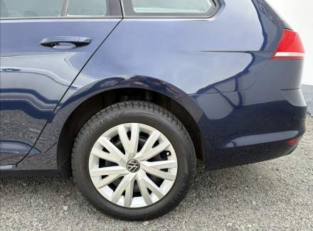Volkswagen - Golf