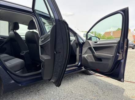 Volkswagen - Golf