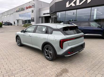 Kia - K4