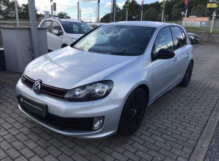 Volkswagen - Golf
