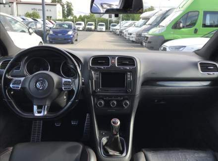 Volkswagen - Golf